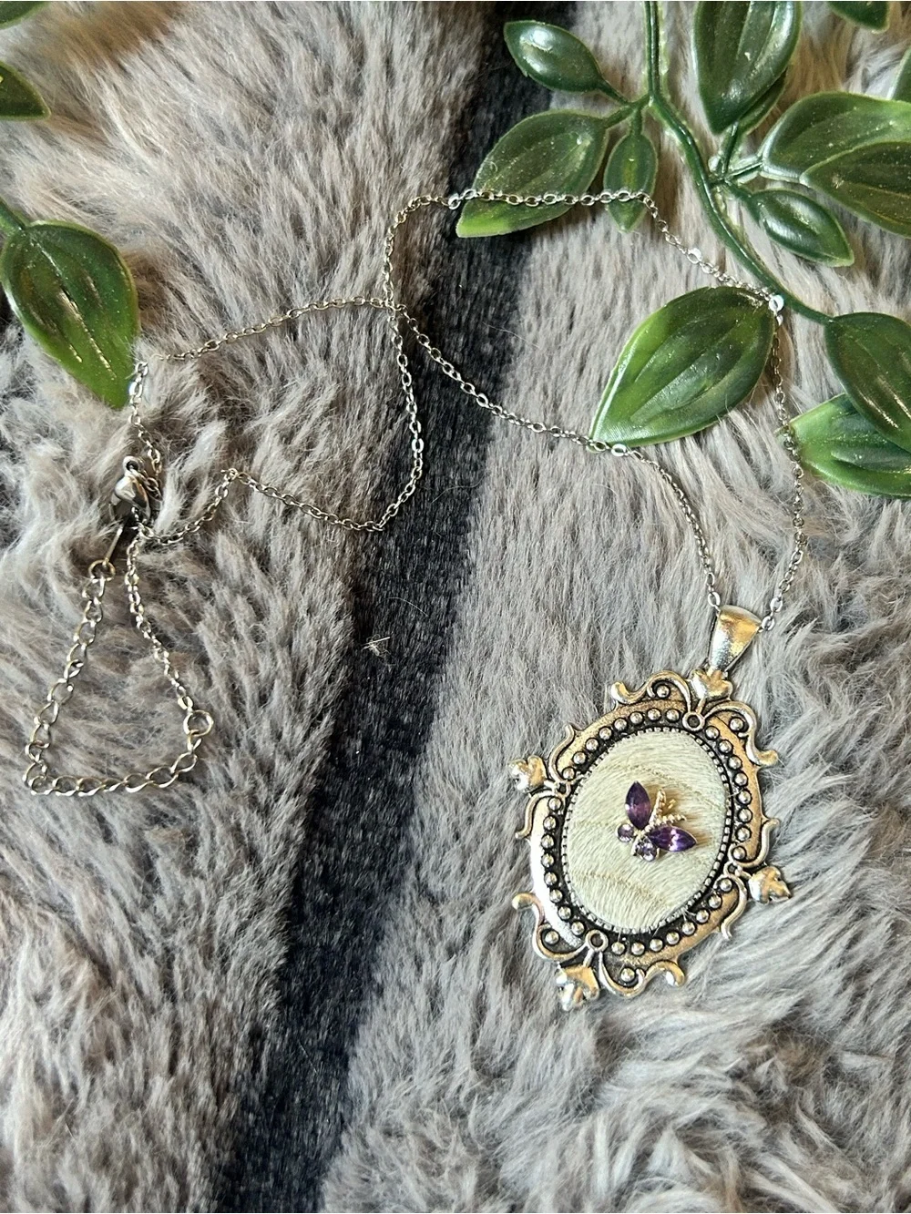 Handcrafted cowhide vintage gem cameo pendant on chain necklace